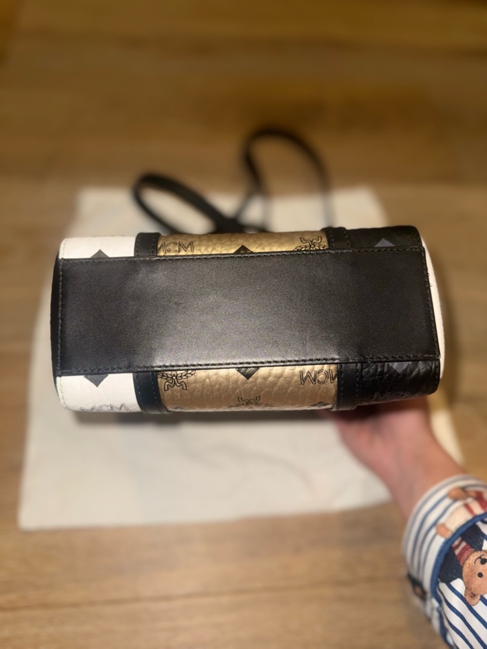 MCM Monochrome Logo Tote Bag - Picture 4 of 12
